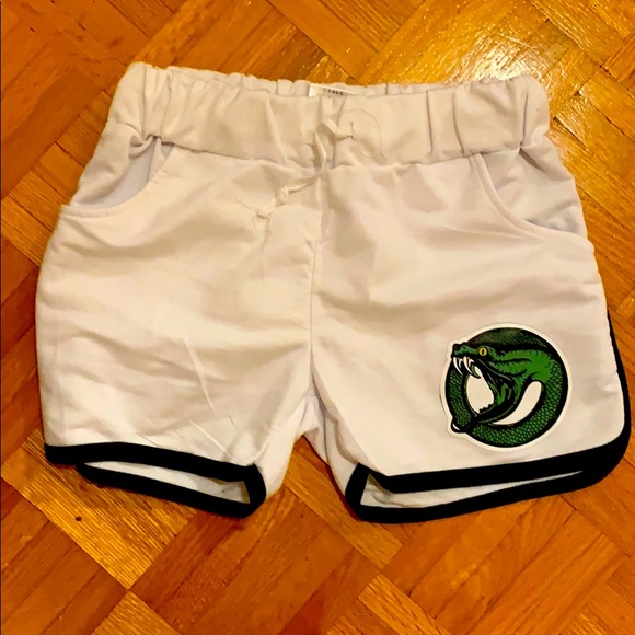 Riverdale ( t-shirt and short ) - Picture 2 of 3